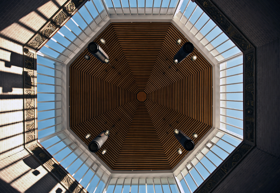 St. Anselm's Hall Chapel Case Studies, Mainstream Modern