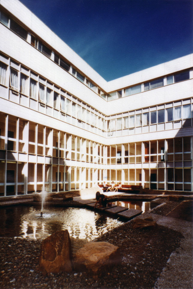 National Computing Centre Case Studies, Mainstream Modern