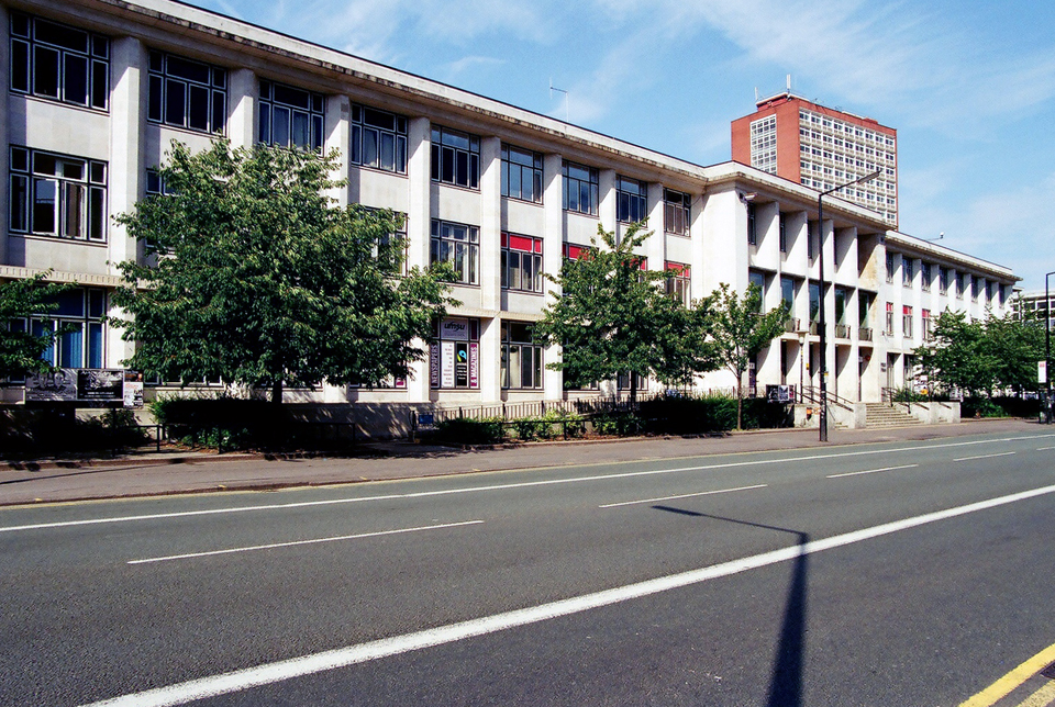 University Students' Union Case Studies, Mainstream Modern