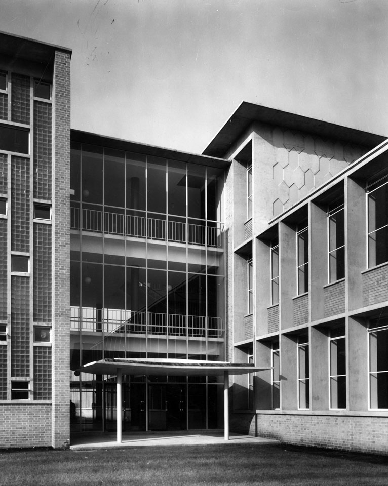 Renold House Case Studies, Mainstream Modern